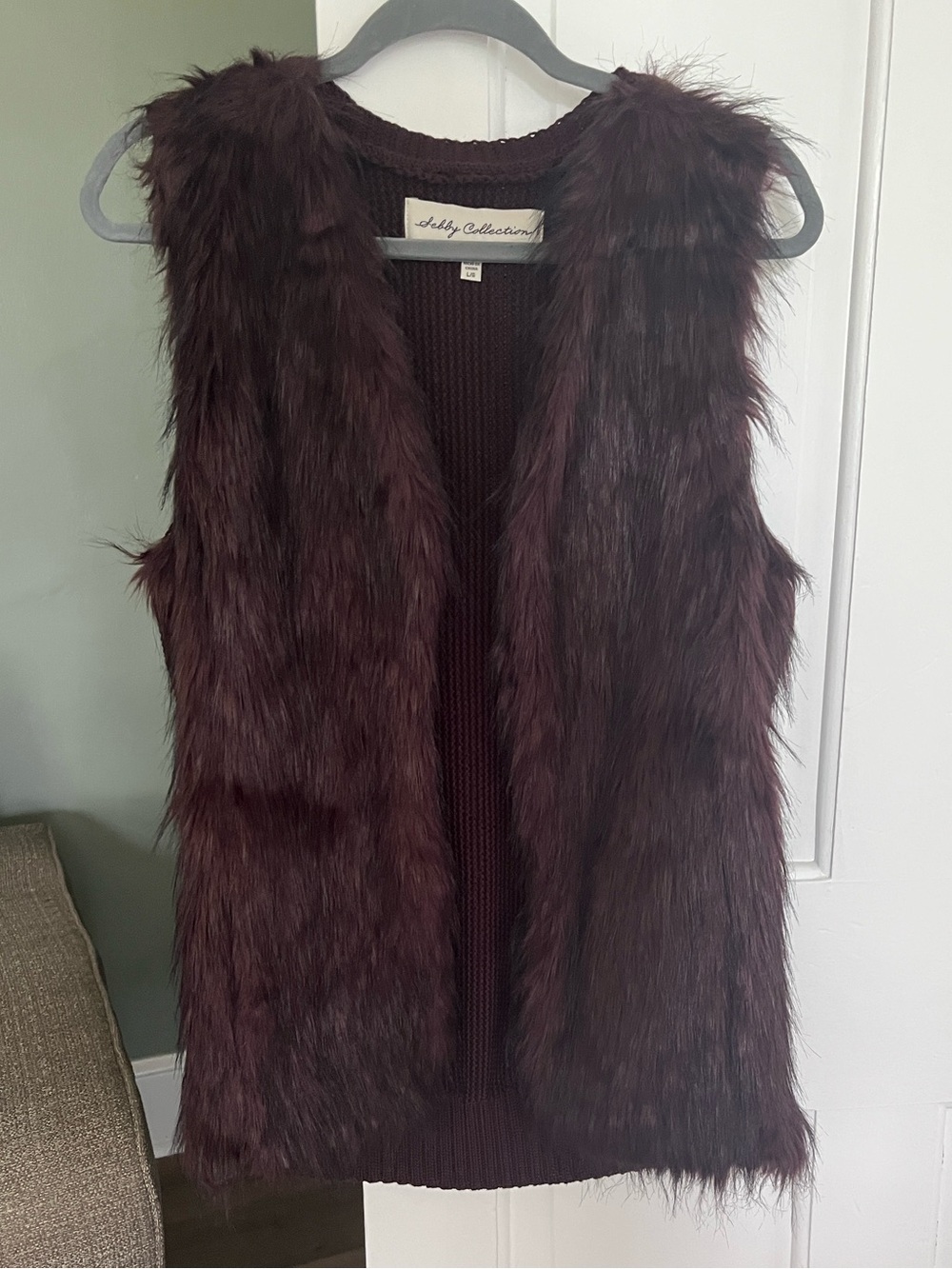 Sebby Collection Sweater Vest Faux Fur Front size Large Mahogany Color
